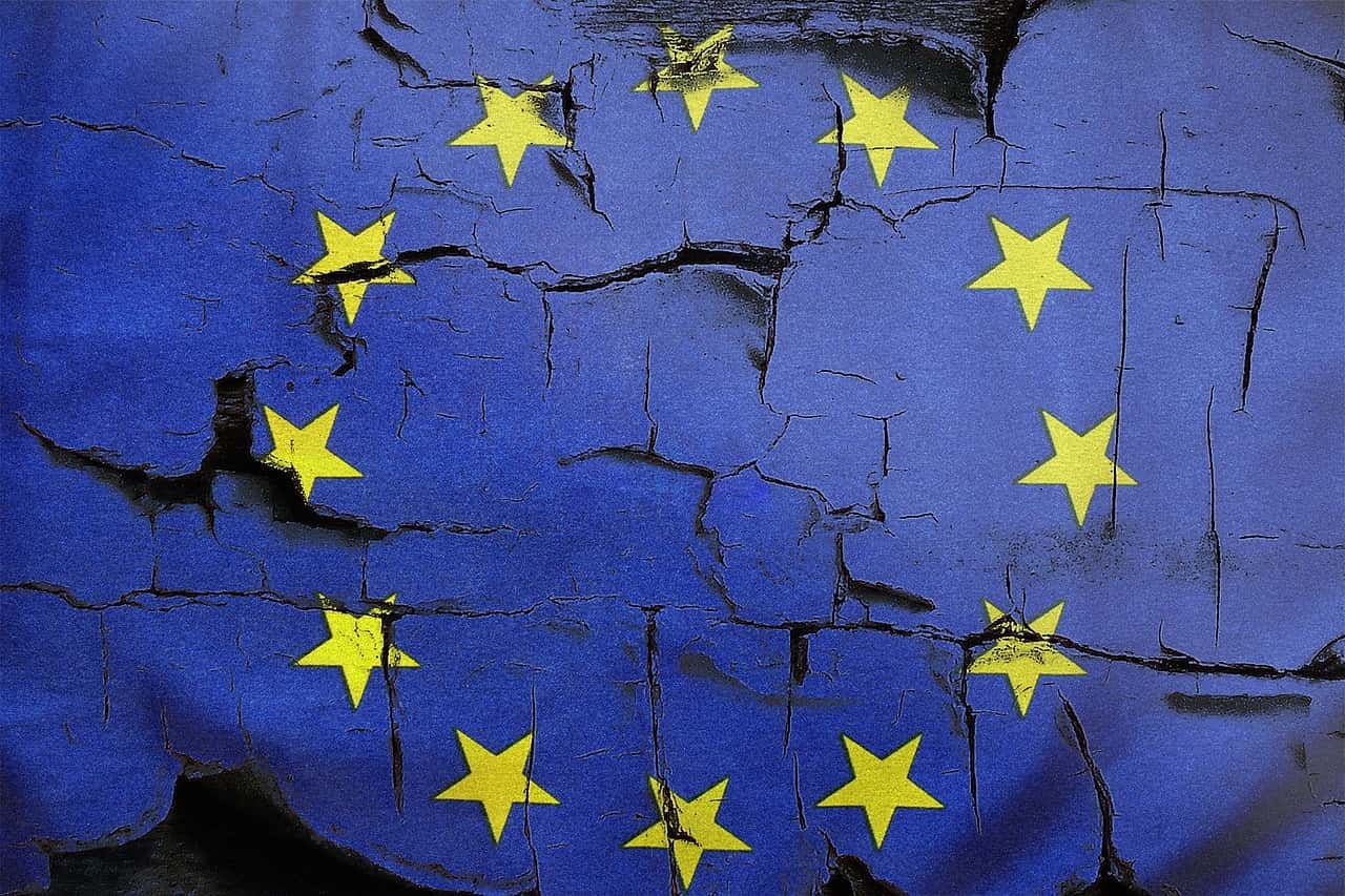 Will the European Union survive the next decades?