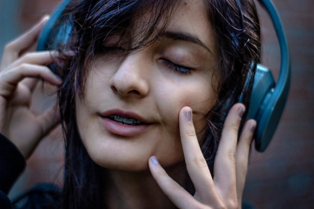 Sony WH-1000XM5 – The Best Noise Cancellation